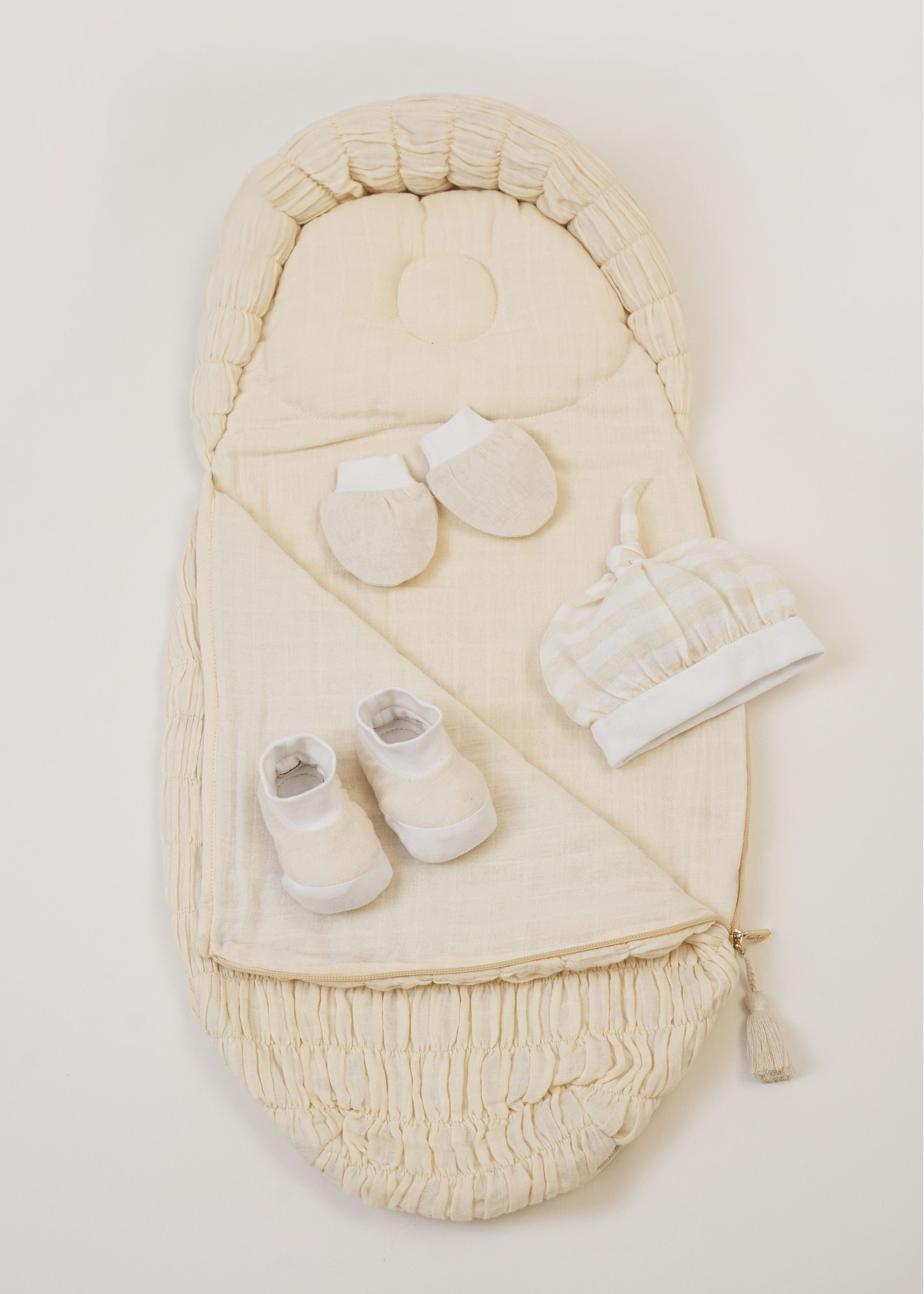 The Oval - Picture Perfect Gift Box - Ecru